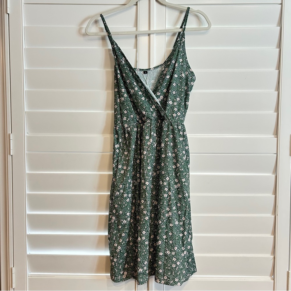 Vote Pretty Floral Print Spaghetti Strap Faux Wrap Dress Green White Multi Med